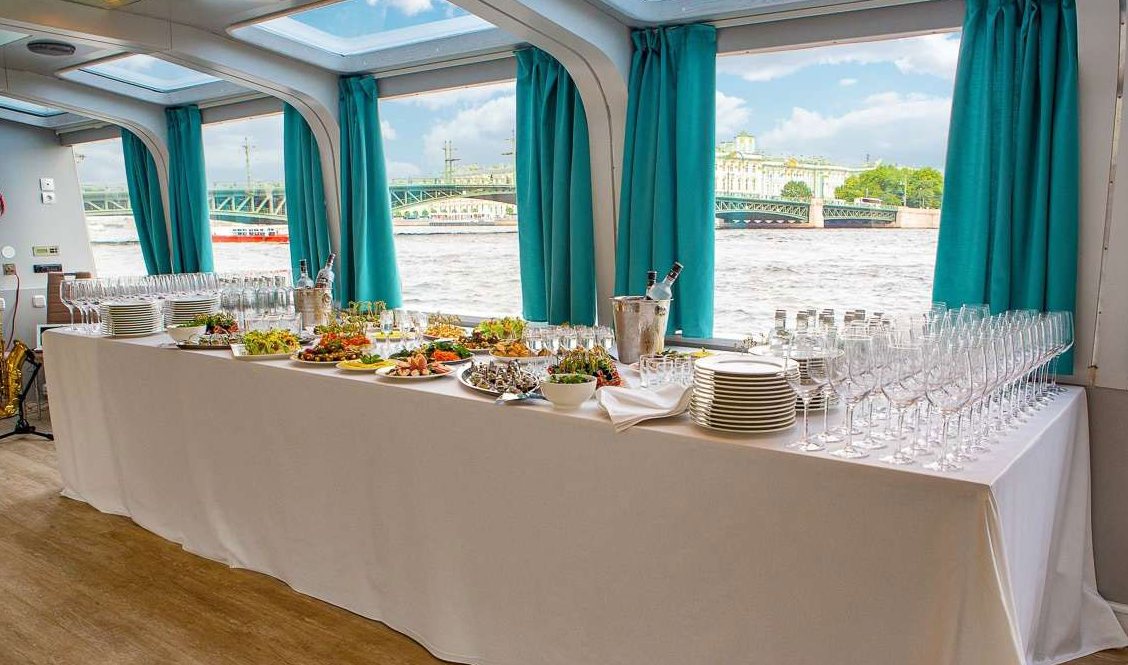 Прокат теплохода «Аленка» в Петербурге — водная прогулка — фото 13