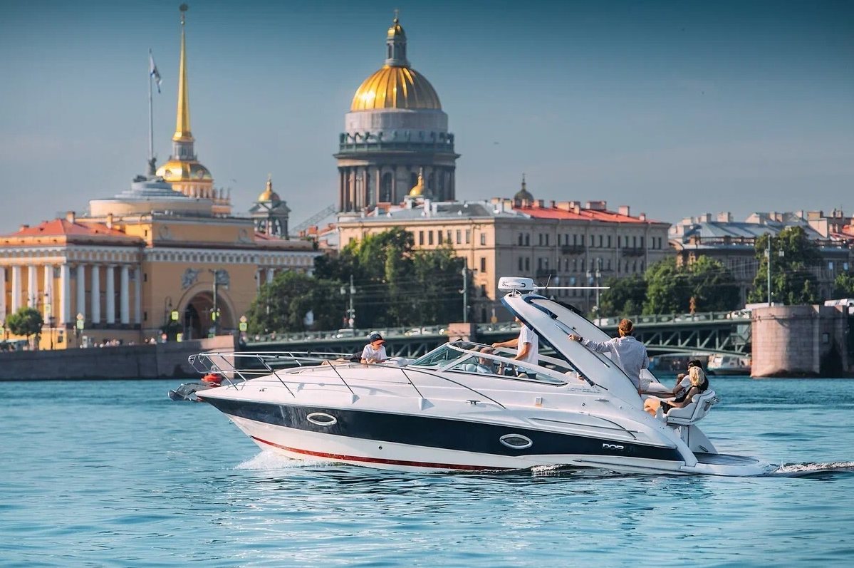 Прокат катера «Алсова» в Петербурге — водная прогулка