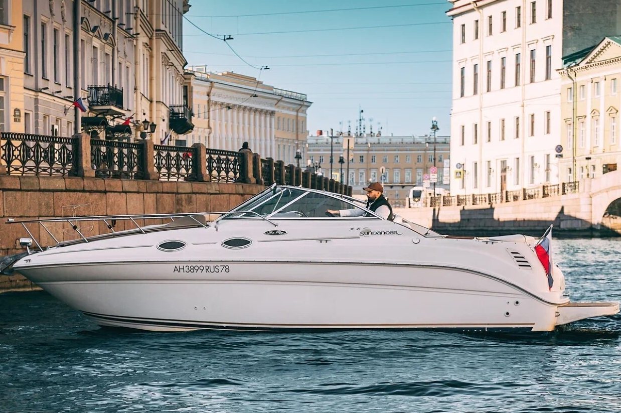 Прокат катера «Ангел» на закате в СПб