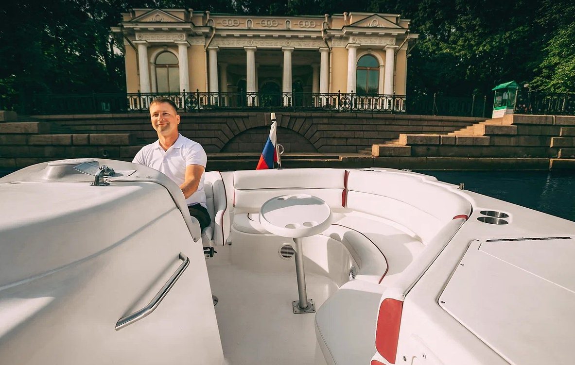 Катер «Антураж» — фото борта, аренда без посредников