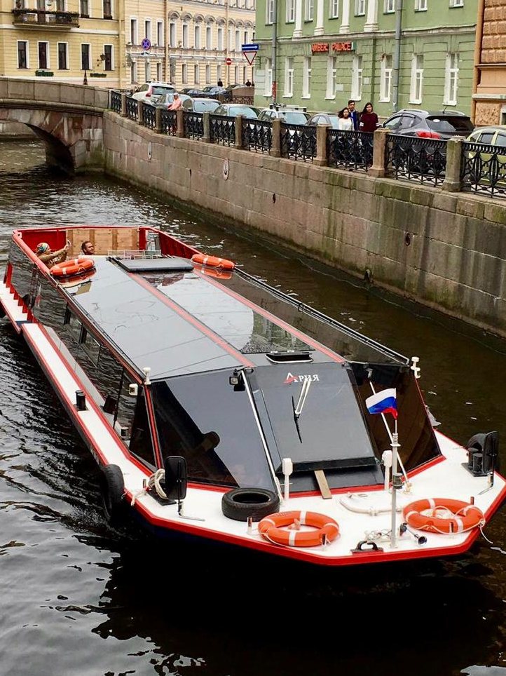 Теплоход «Ария» идёт по каналам Петербурга — фото 16