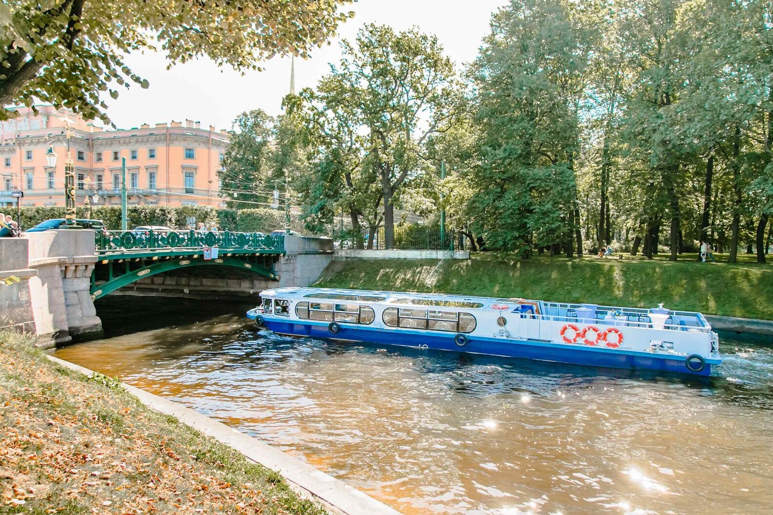Теплоход «Атлант» идёт по каналам Петербурга — фото 16