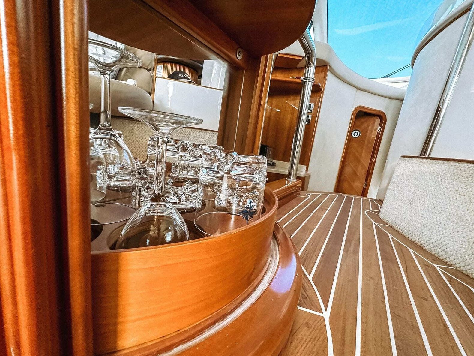 Прокат яхты «Азимут 46 / Azimut 46» в Петербурге — водная прогулка — фото 13
