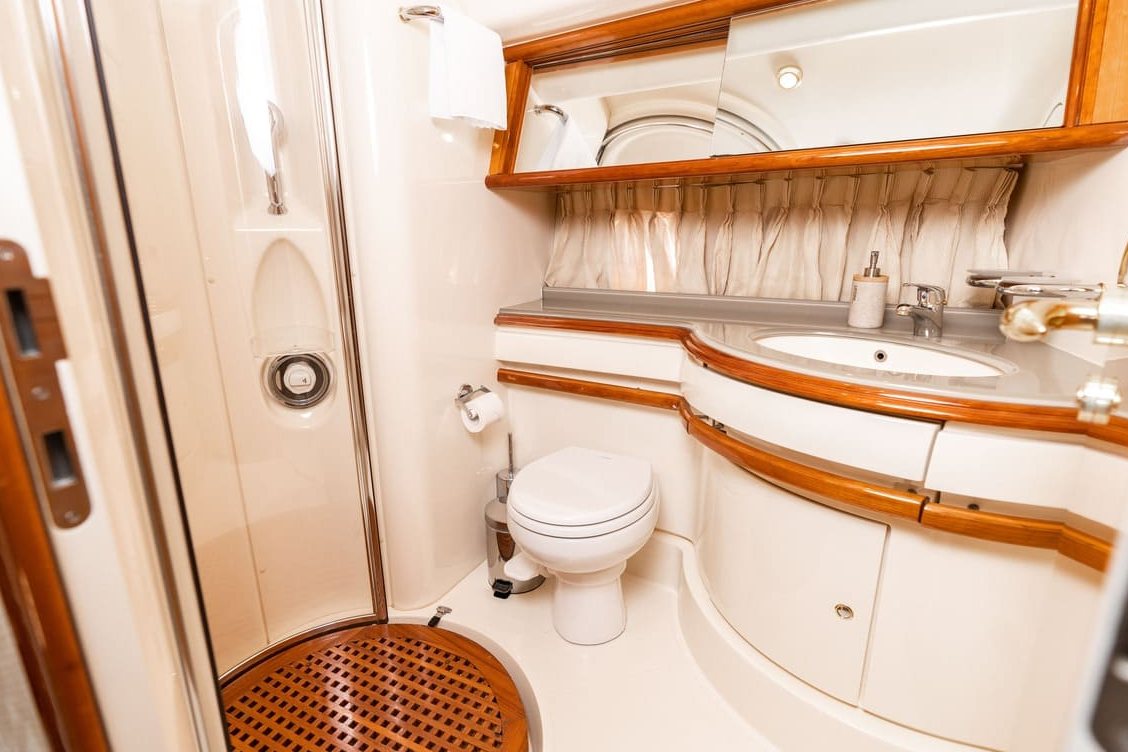 Прокат яхты «Азимут 55 / Azimut 55» в Петербурге — водная прогулка — фото 13