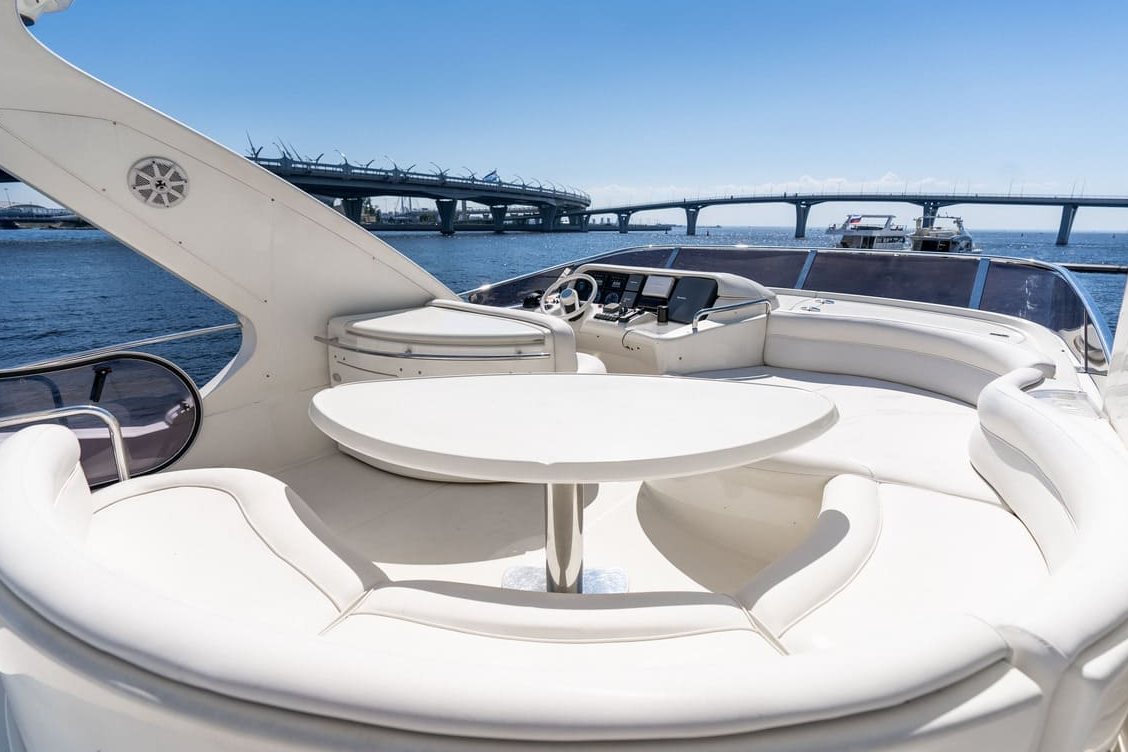 Прогулка по рекам на яхте «Азимут 55 / Azimut 55»