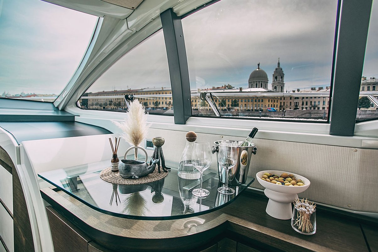 Яхта «Azimut 62» — фото борта, аренда без посредников