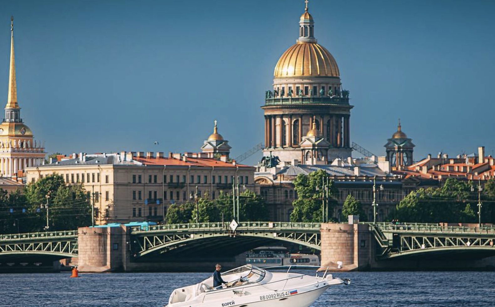 Прогулка по рекам на катере «Борей»