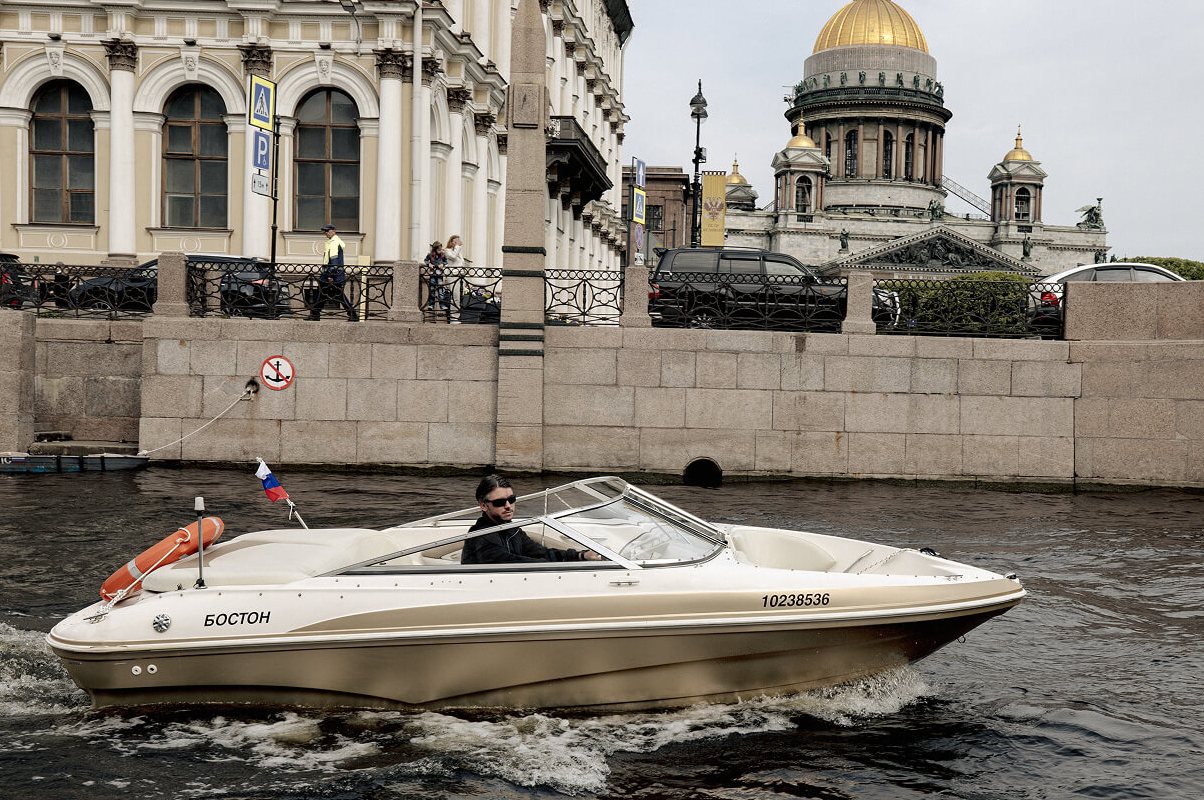 Снять катер «Бостон» на час в Санкт-Петербурге