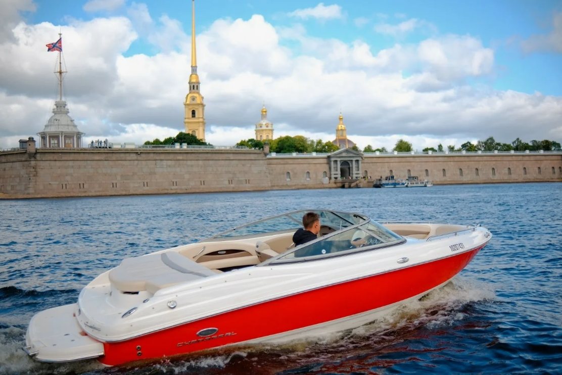 Снять катер «Бурлеск» на час в Санкт-Петербурге — фото 15