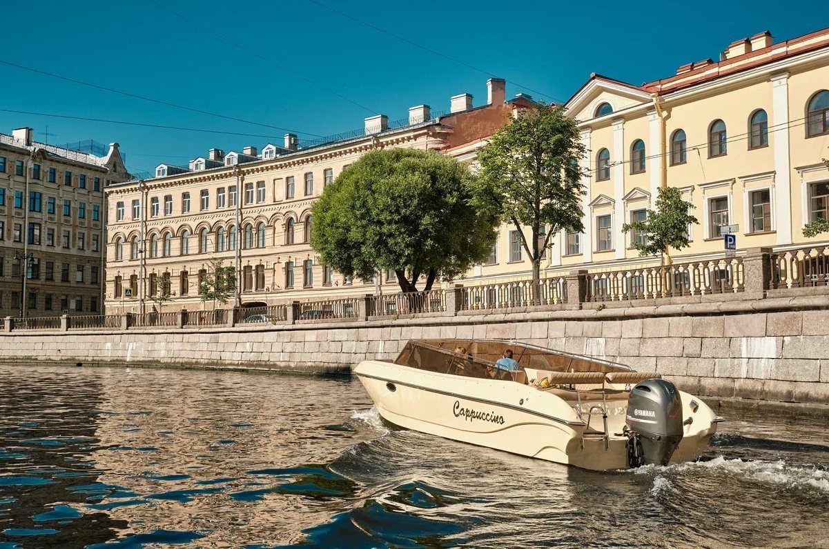 Снять катер «Капучино (Cappuccino)» на час в Санкт-Петербурге — фото 15