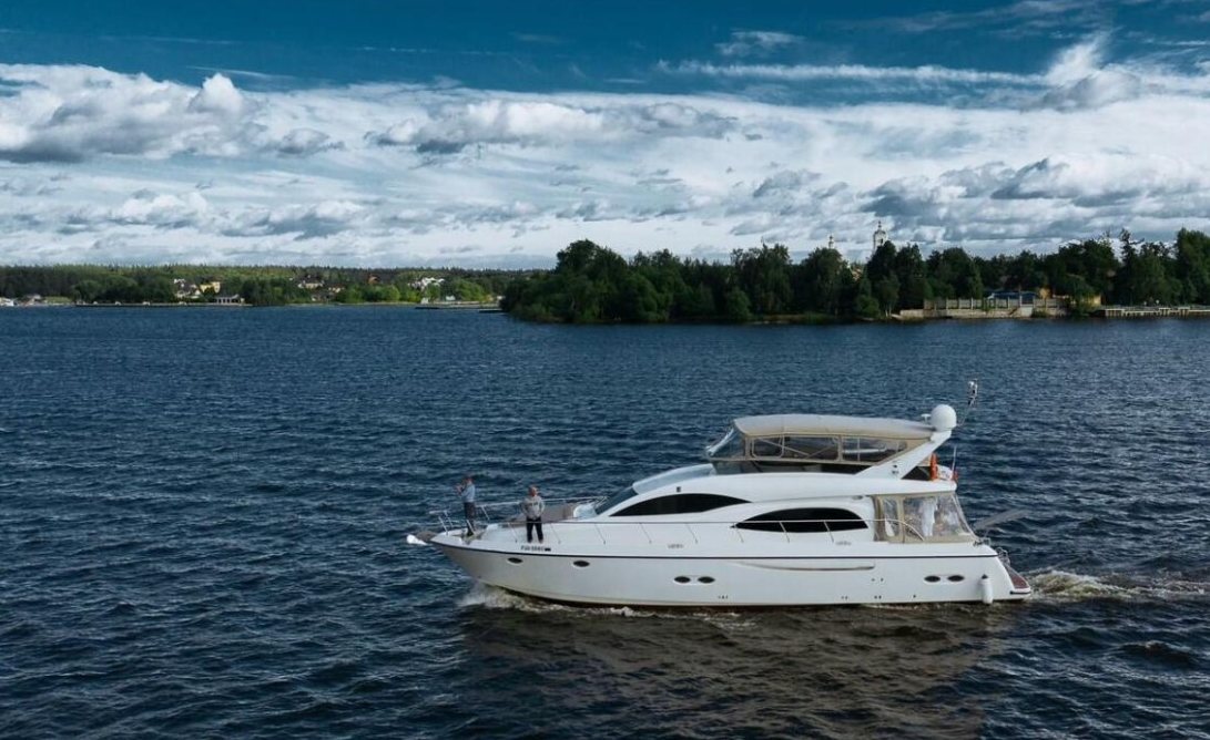 Яхта Concept 62