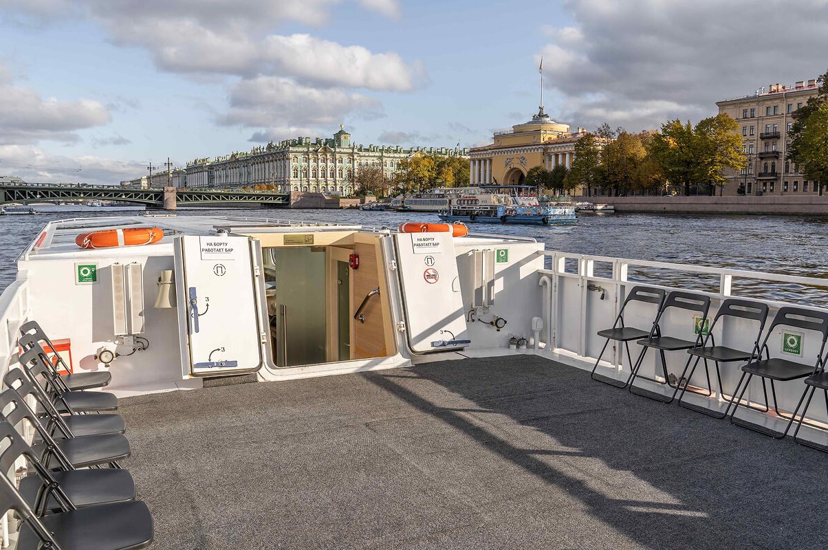 Прогулка по рекам на теплоходе «Деметра»
