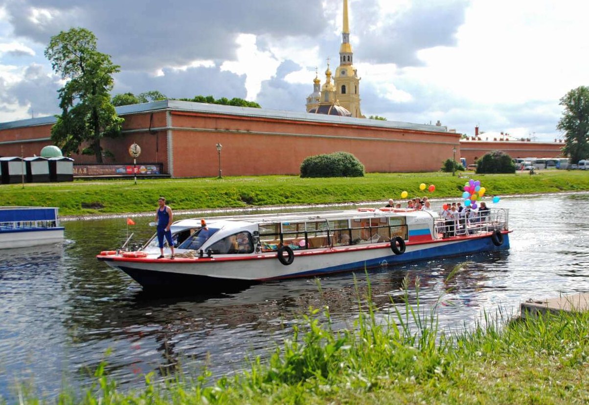 Теплоход «Джульетта» идёт по каналам Петербурга — фото 16