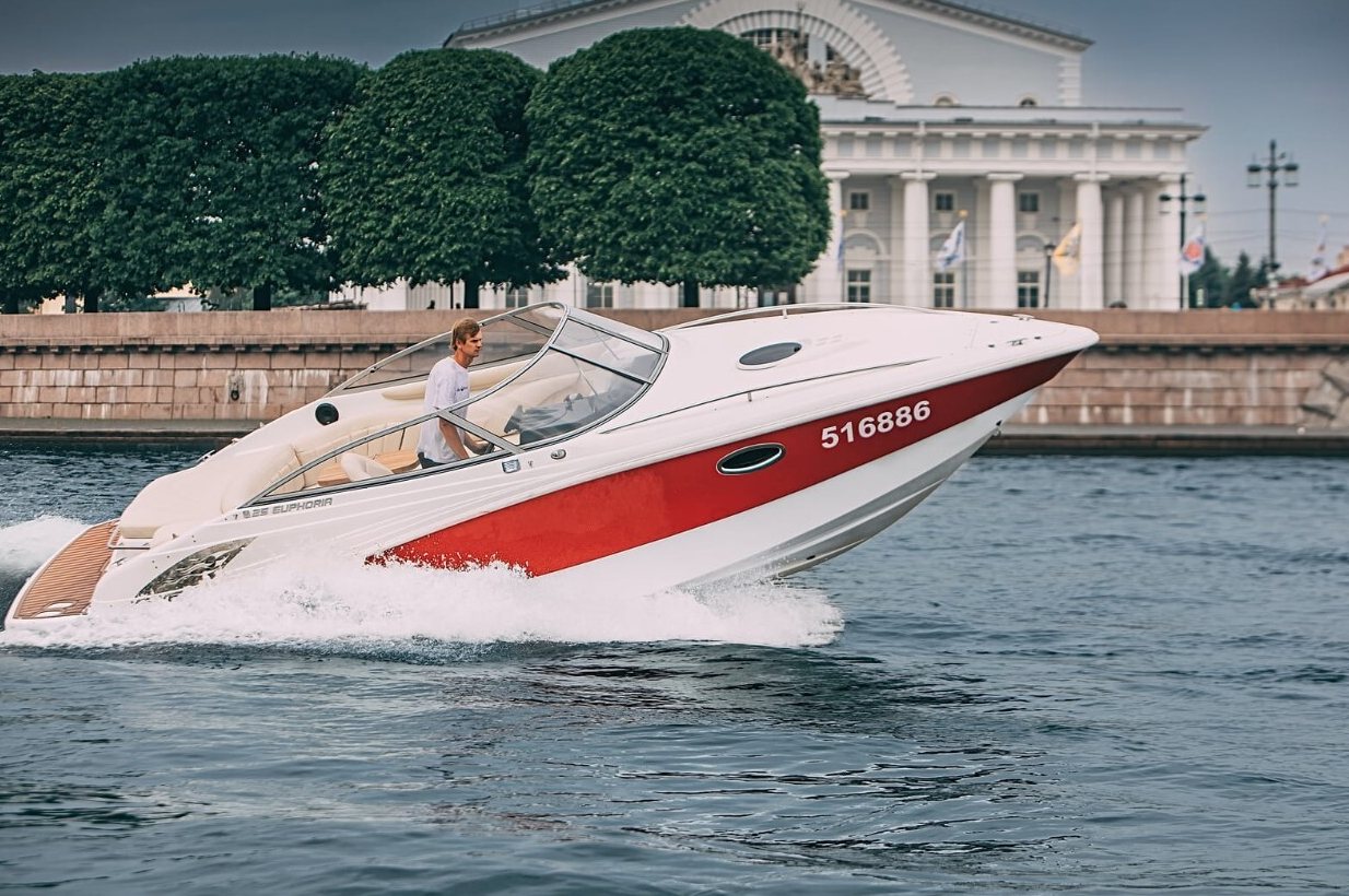Прокат катера «Эйфория / Euphoria Velvette 25» в Петербурге — водная прогулка