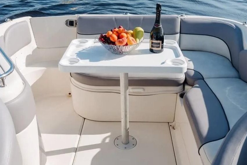 Катер Фрайдей