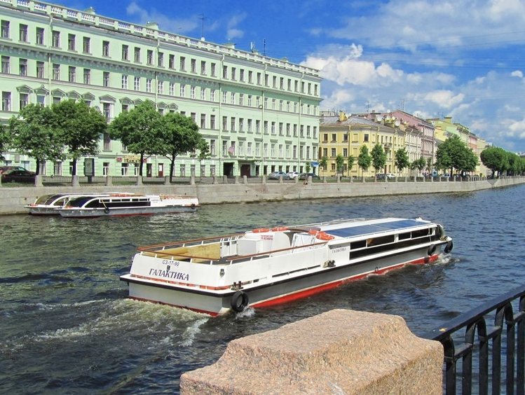 Теплоход «Галактика» идёт по каналам Петербурга — фото 16