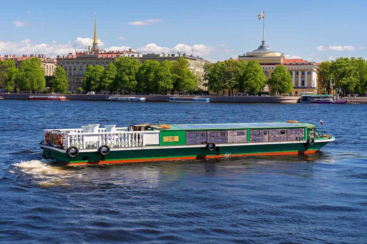Снять теплоход «Генерал» на час в Санкт-Петербурге