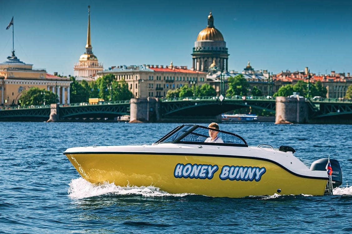 Катер «Хани Банни / Honey Bunny» — фото борта, аренда без посредников