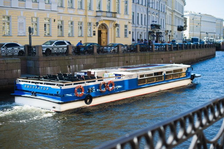 Теплоход «Император» у причала — прокат в СПб — фото 14