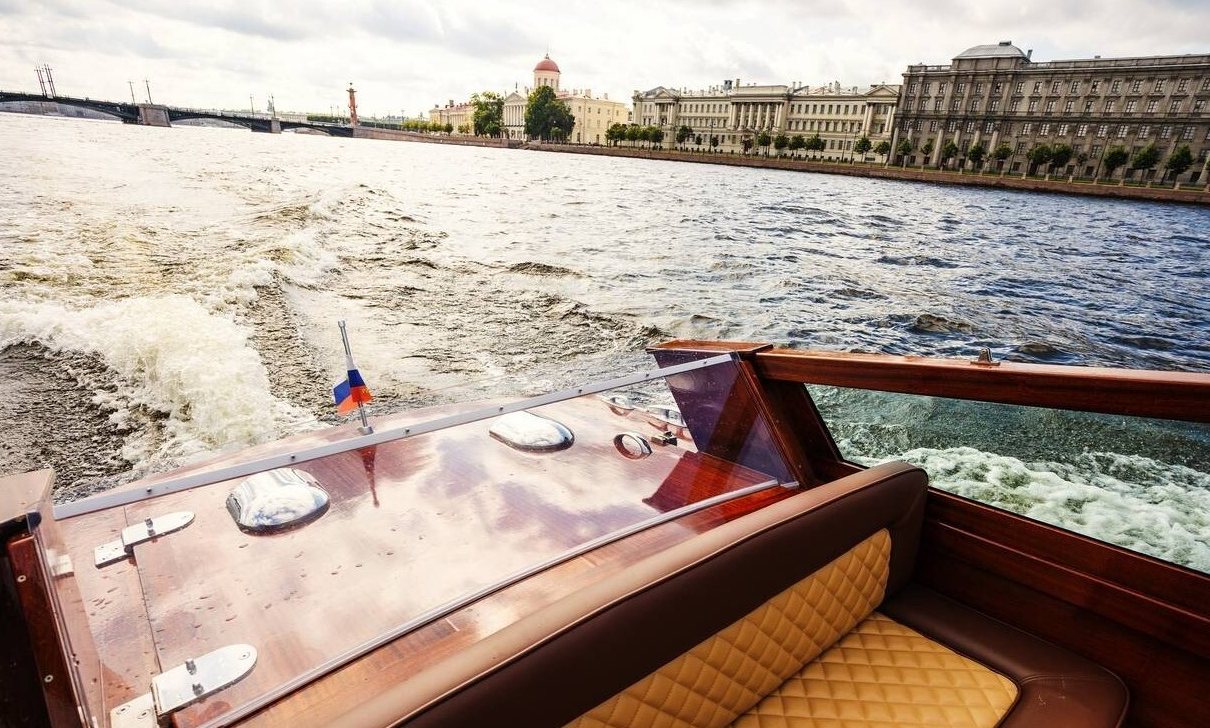 Прокат катера «Императрица» в Петербурге — водная прогулка — фото 13