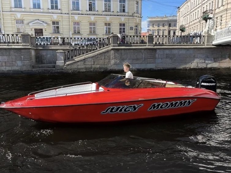 Прокат катера «Джусси Мами / Juicy Mommy» в Петербурге — водная прогулка — фото 13