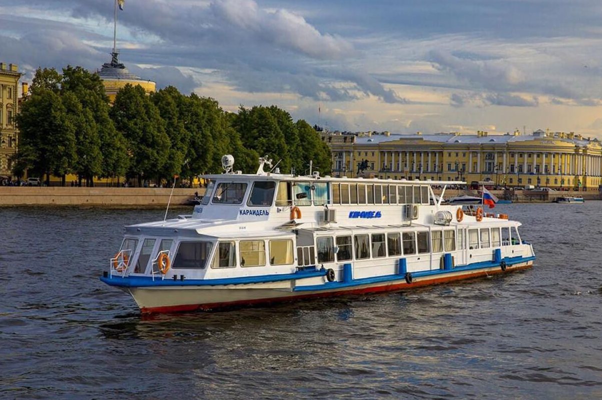Снять теплоход «Караидель» на час в Санкт-Петербурге