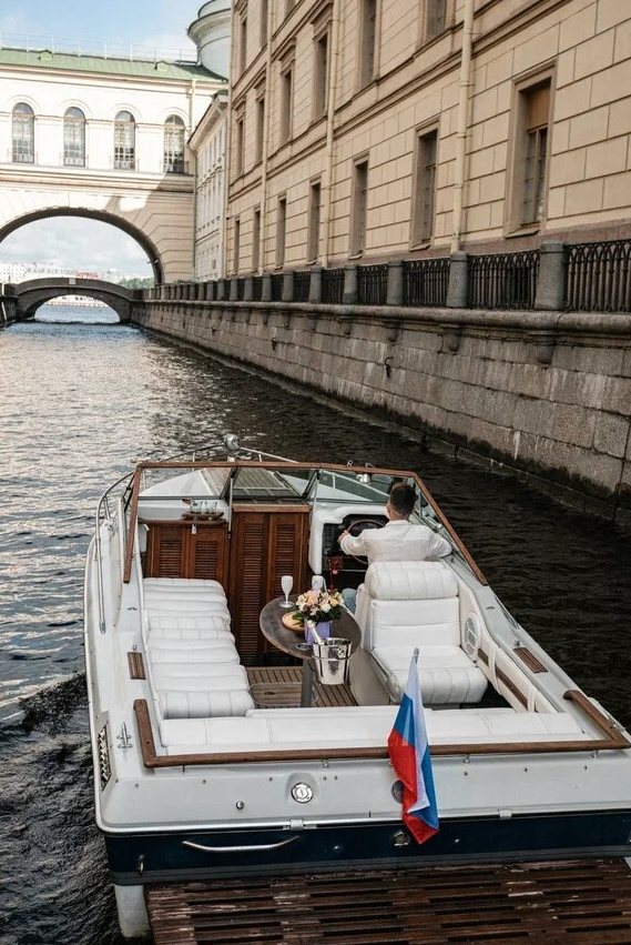 Водная экскурсия на катере «Князь» — Северная Венеция