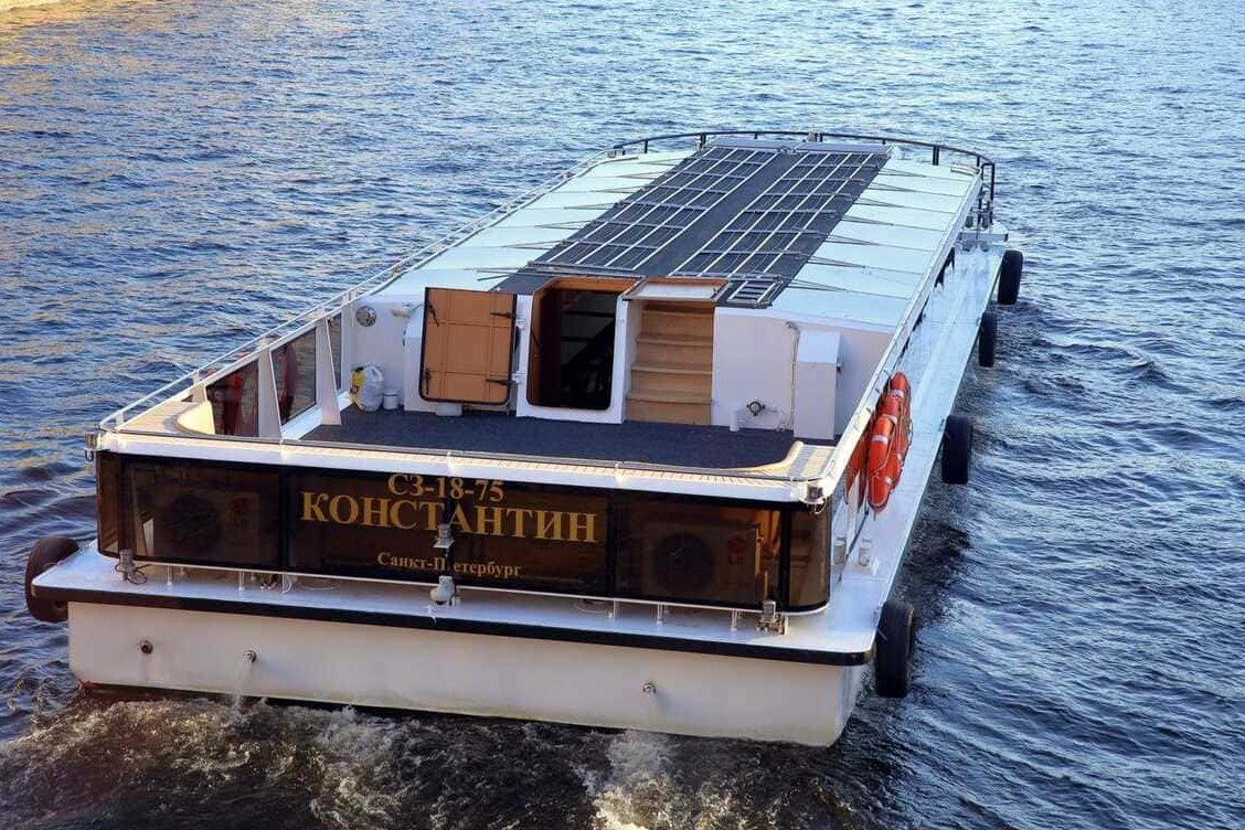 Теплоход «Константин» у причала — прокат в СПб
