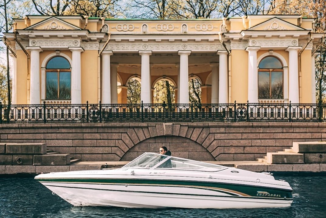 Катер «Майами» у причала — прокат в СПб