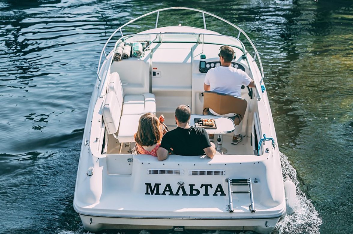 Снять катер «Мальта» на час в Санкт-Петербурге