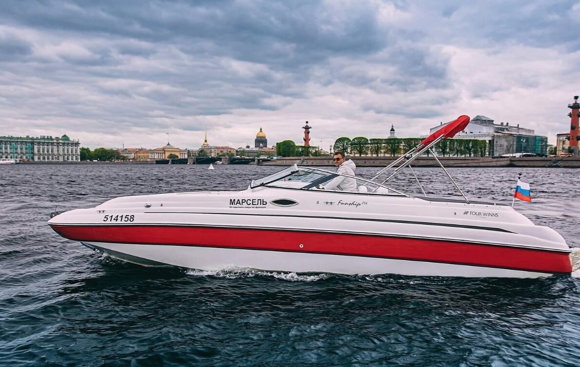 Речная прогулка на катере «Марсель» мимо достопримечательностей