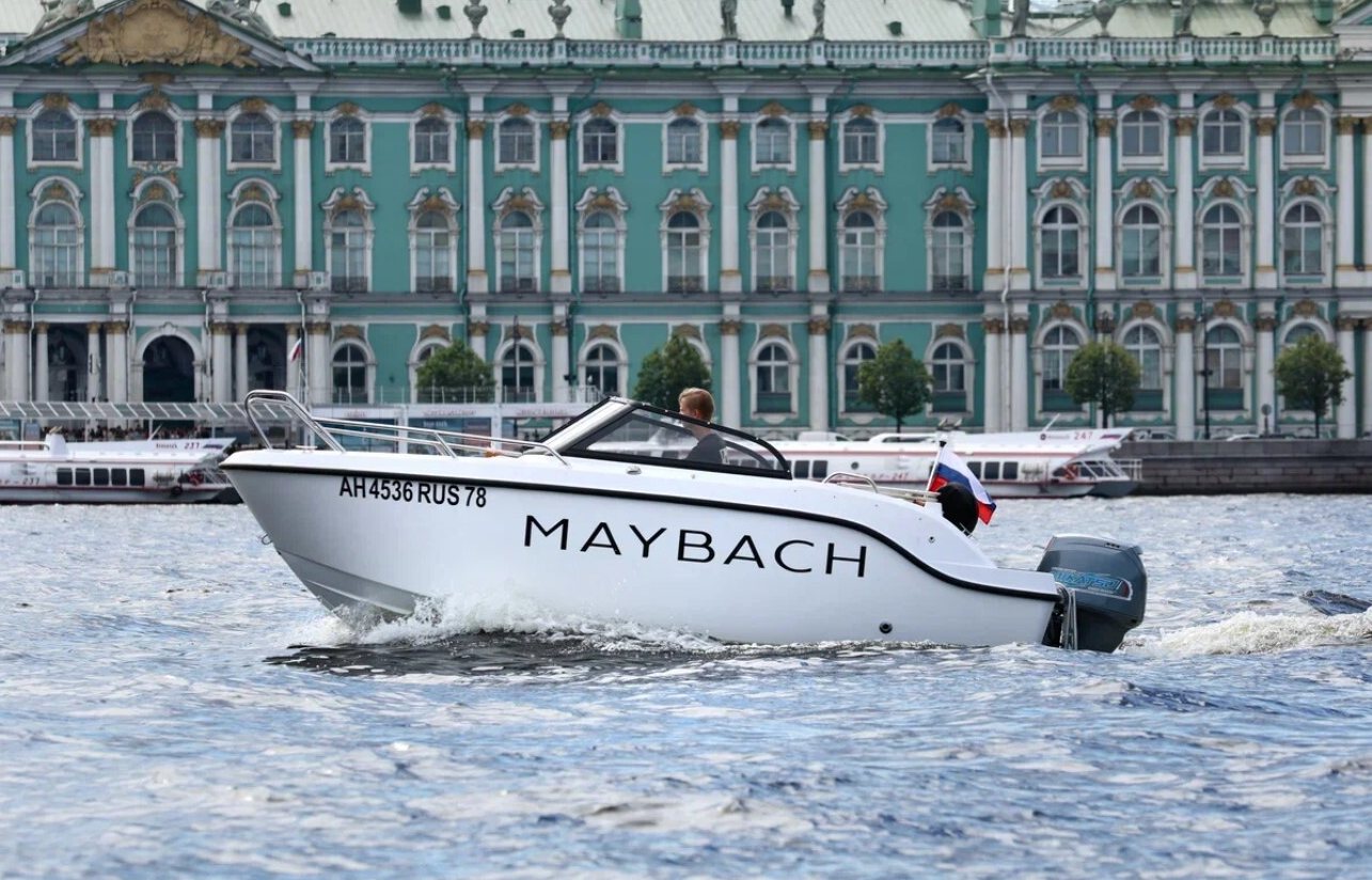 Катер «Майбах» у причала — прокат в СПб — фото 14