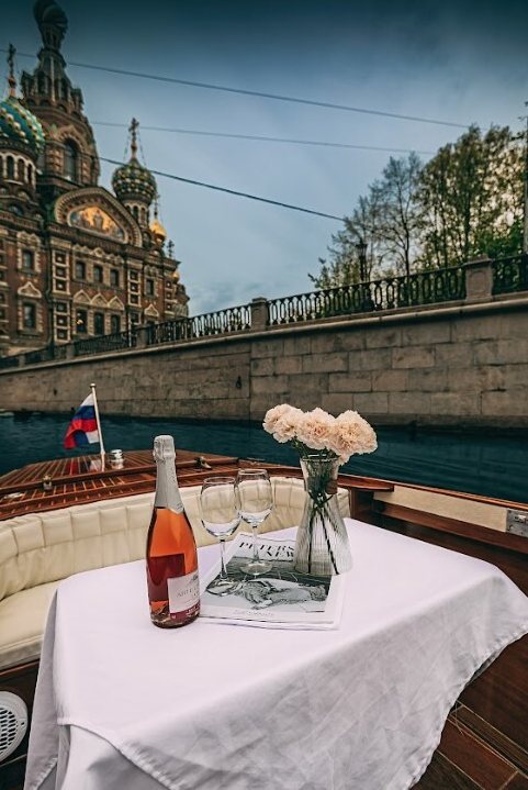 Водная экскурсия на катере «Миа» — Северная Венеция