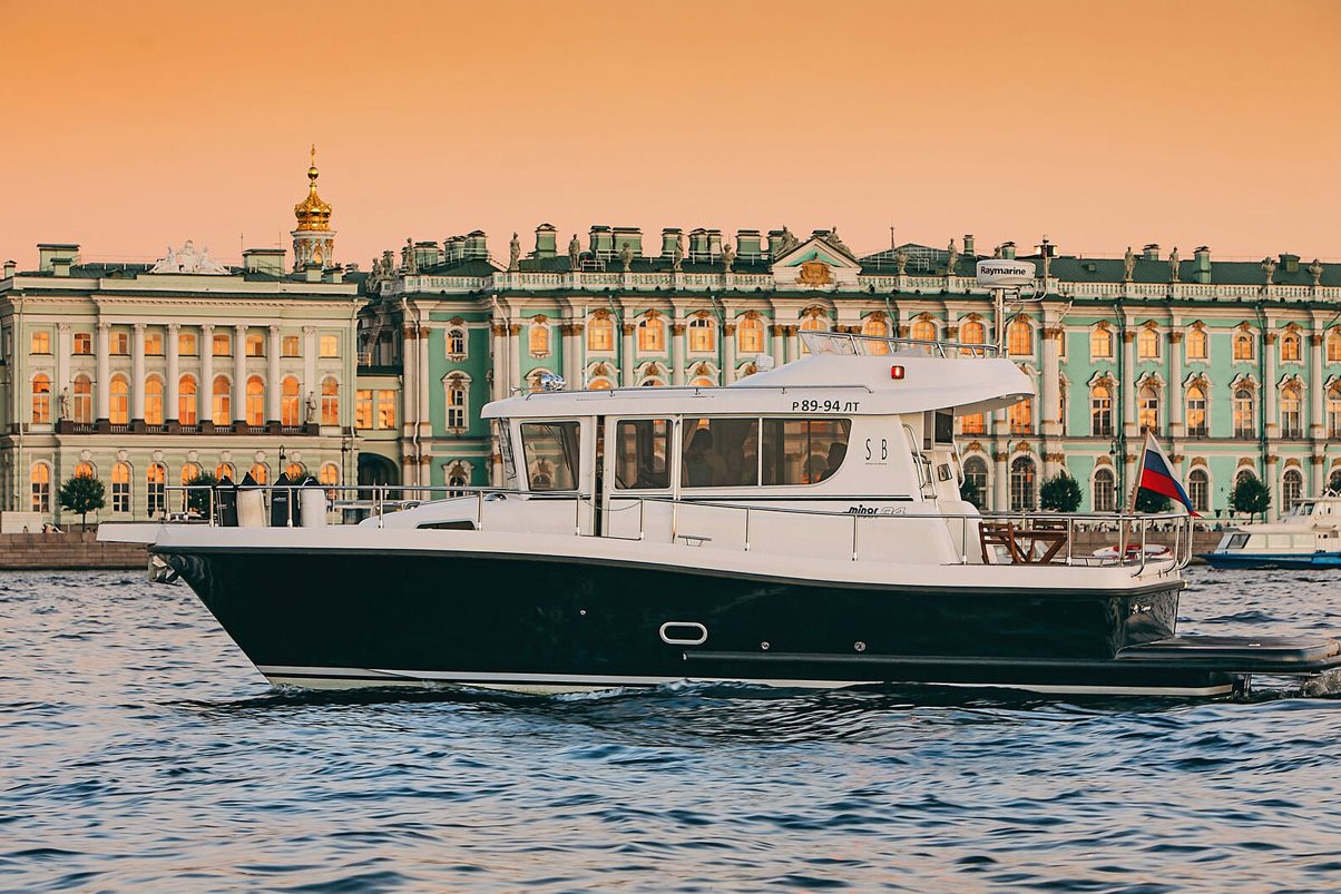 Снять яхту «Минор» на час в Санкт-Петербурге — фото 15