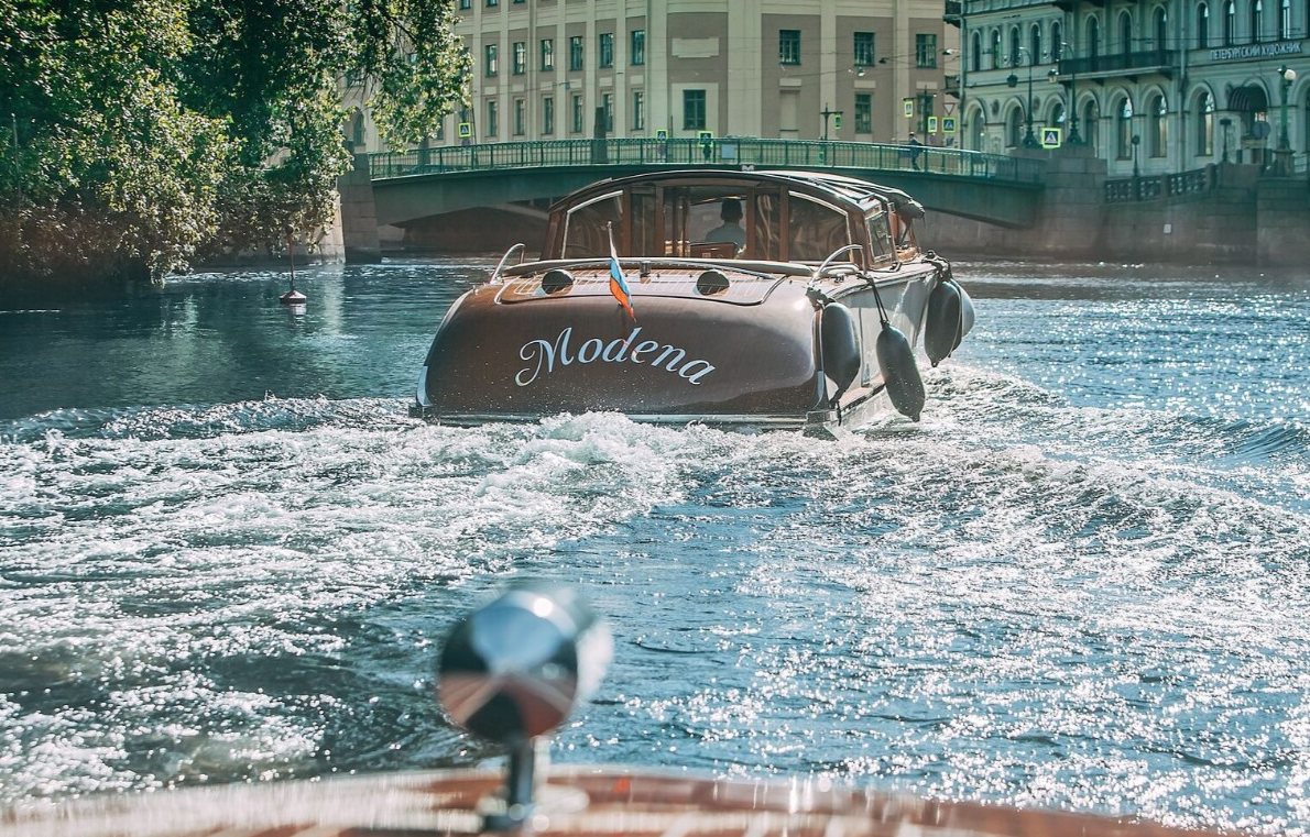 Речная прогулка на катере «Модена» мимо достопримечательностей
