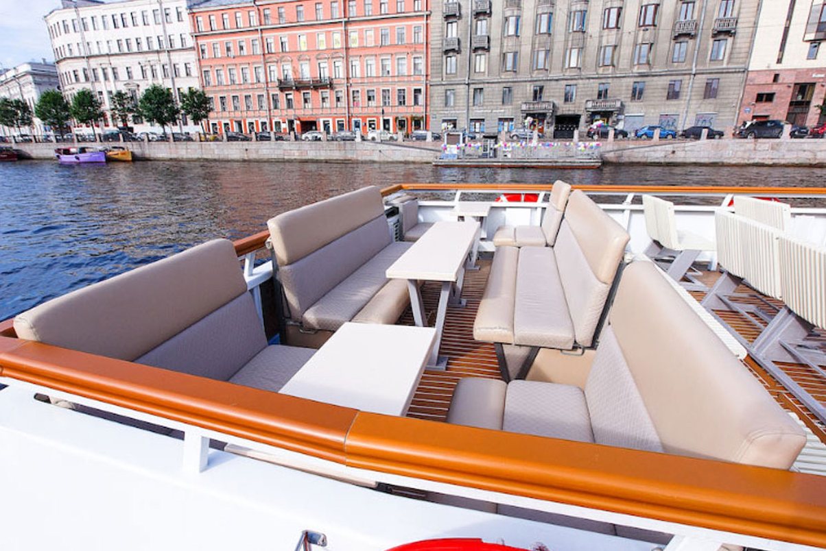 Прокат теплохода «Монарх» в Петербурге — водная прогулка — фото 13