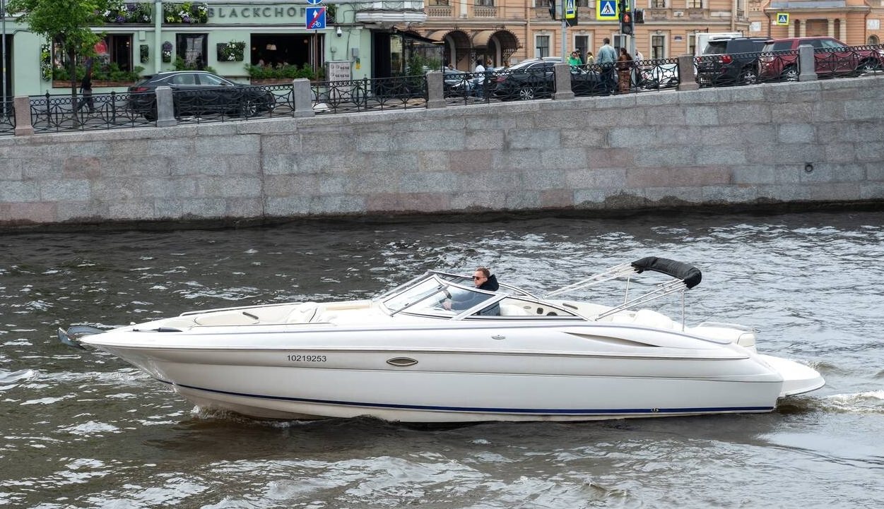 Катер «Монтерей (Monterey) 298 SS» — швартовка у набережной