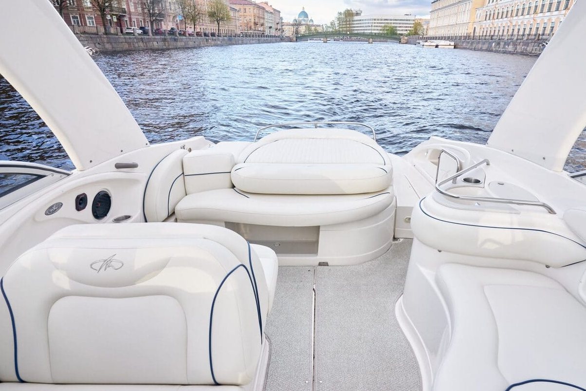 Водная экскурсия на катере «Монтерей (Monterey) 298 SS» — Северная Венеция