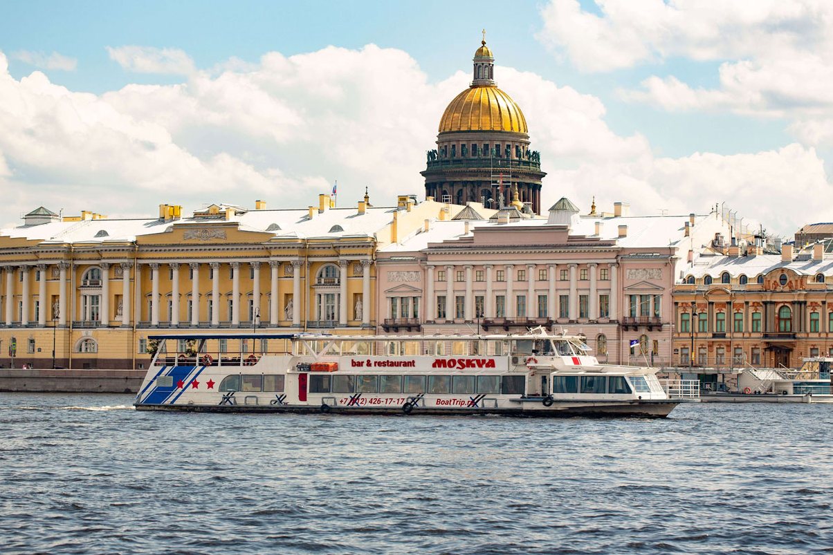 Теплоход «Москва 194» идёт по каналам Петербурга — фото 16