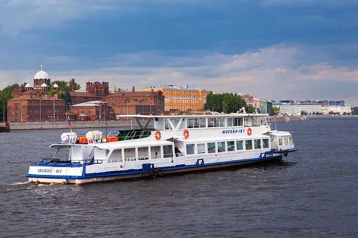 Теплоход Москва 187
