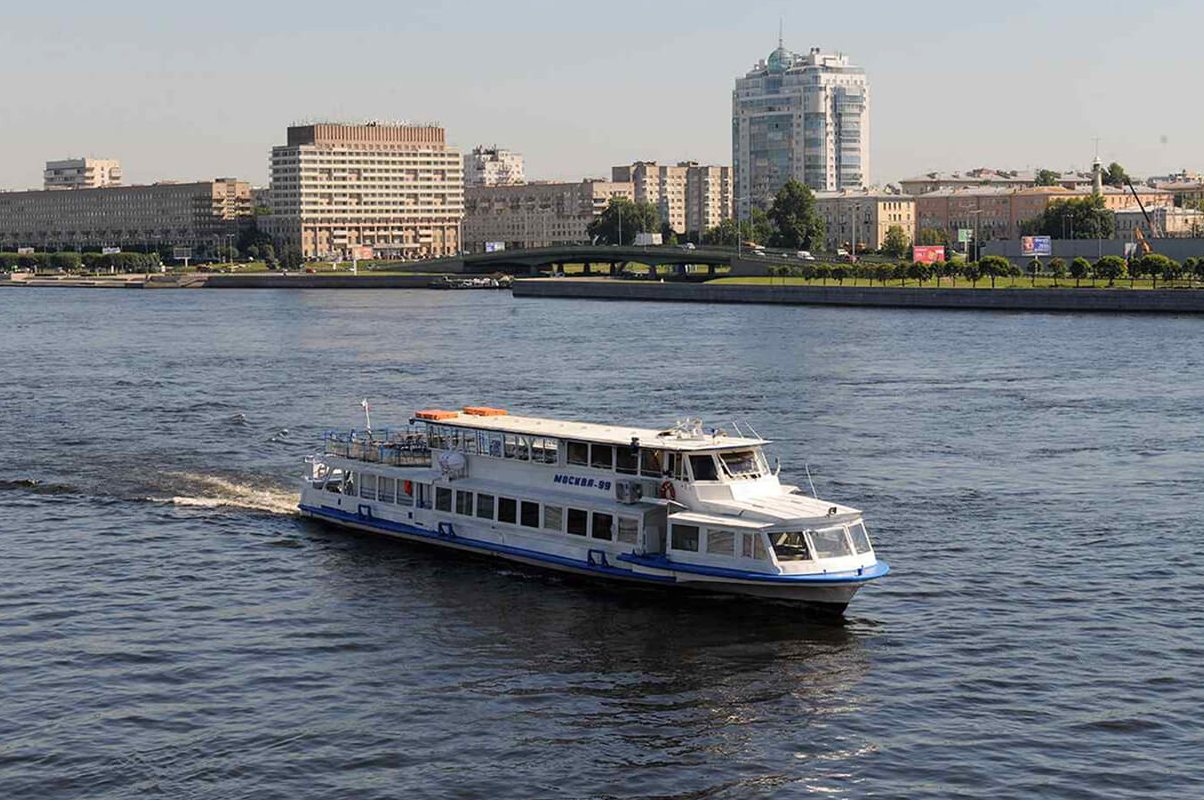 Теплоход Москва 99