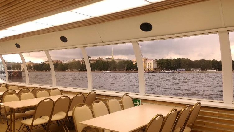 Теплоход «Мрия» — швартовка у набережной