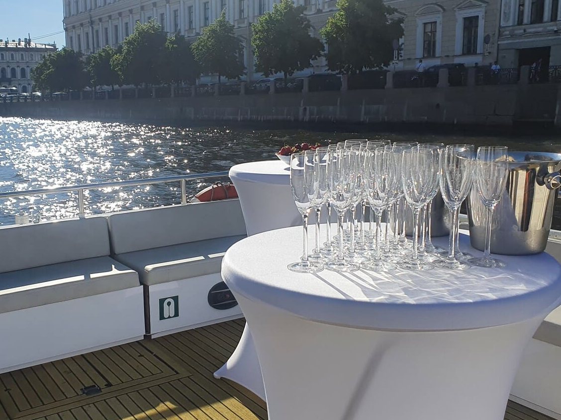Снять теплоход «Нота» на час в Санкт-Петербурге — фото 15