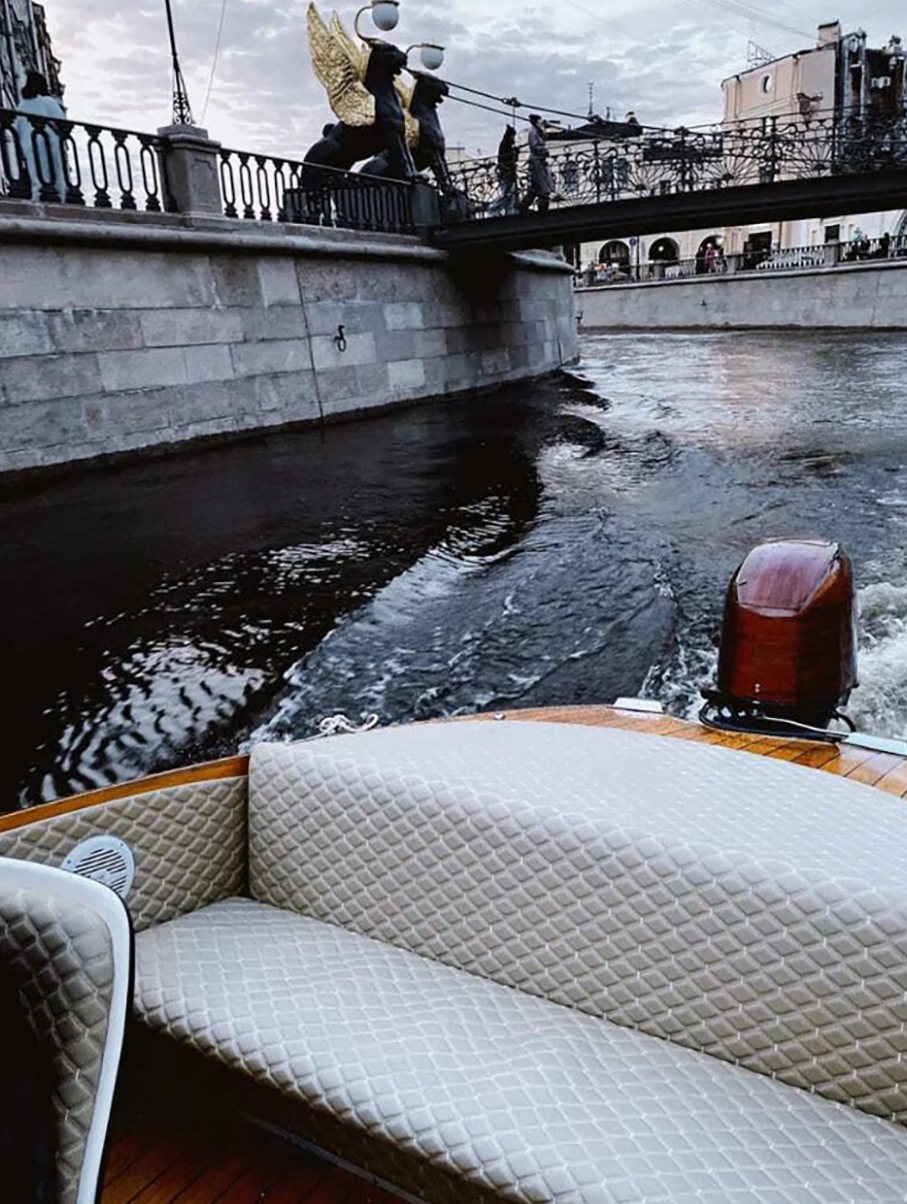 Речная прогулка на катере «Ода» мимо достопримечательностей