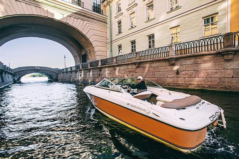 Снять катер «Орион» на час в Санкт-Петербурге