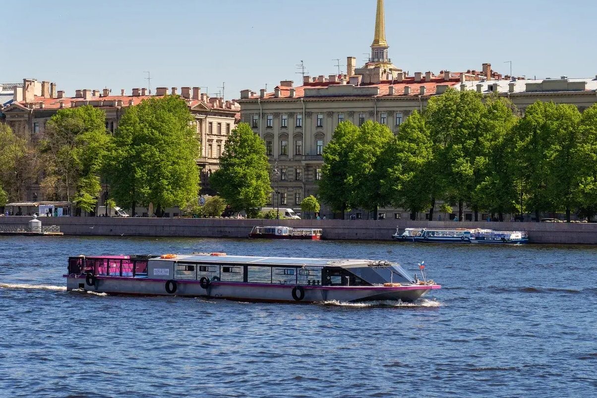 Снять теплоход «Переяслав» на час в Санкт-Петербурге
