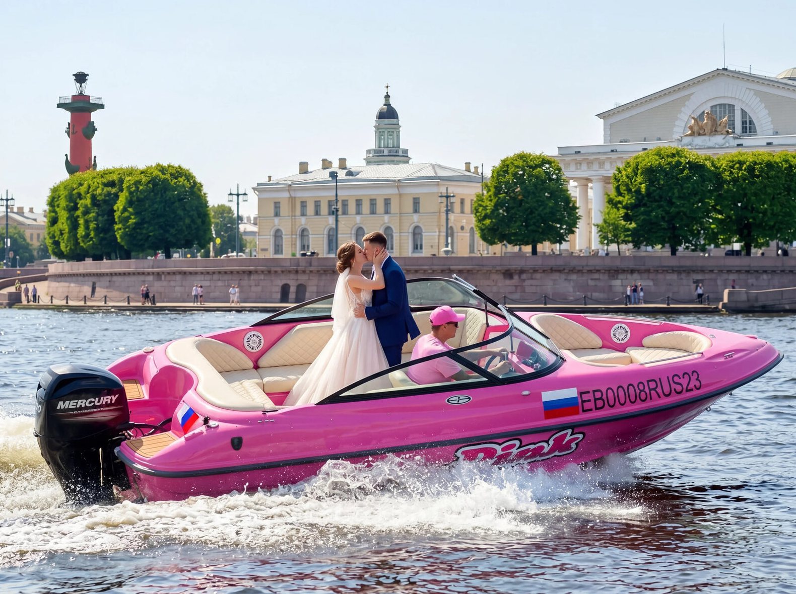 Катер «Пинк / Pink» — швартовка у набережной