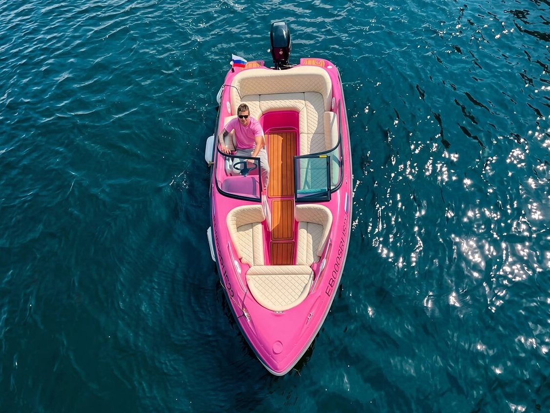 Катер «Пинк / Pink» — фото борта, аренда без посредников