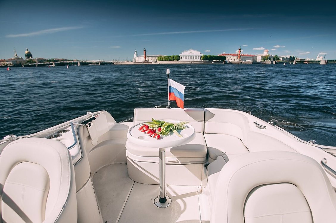 Речная прогулка на катере «Пуса» мимо достопримечательностей