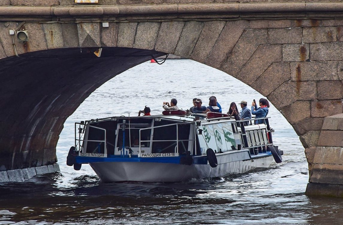 Водная экскурсия на теплоходе «Рапсодия» — Северная Венеция